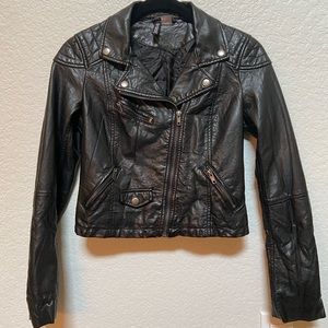 H&M cropped black faux leather jacket